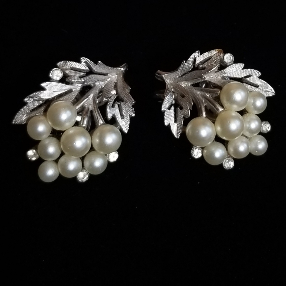 Crown Trifari Pearl & Rhinestone Clip-on Earrings